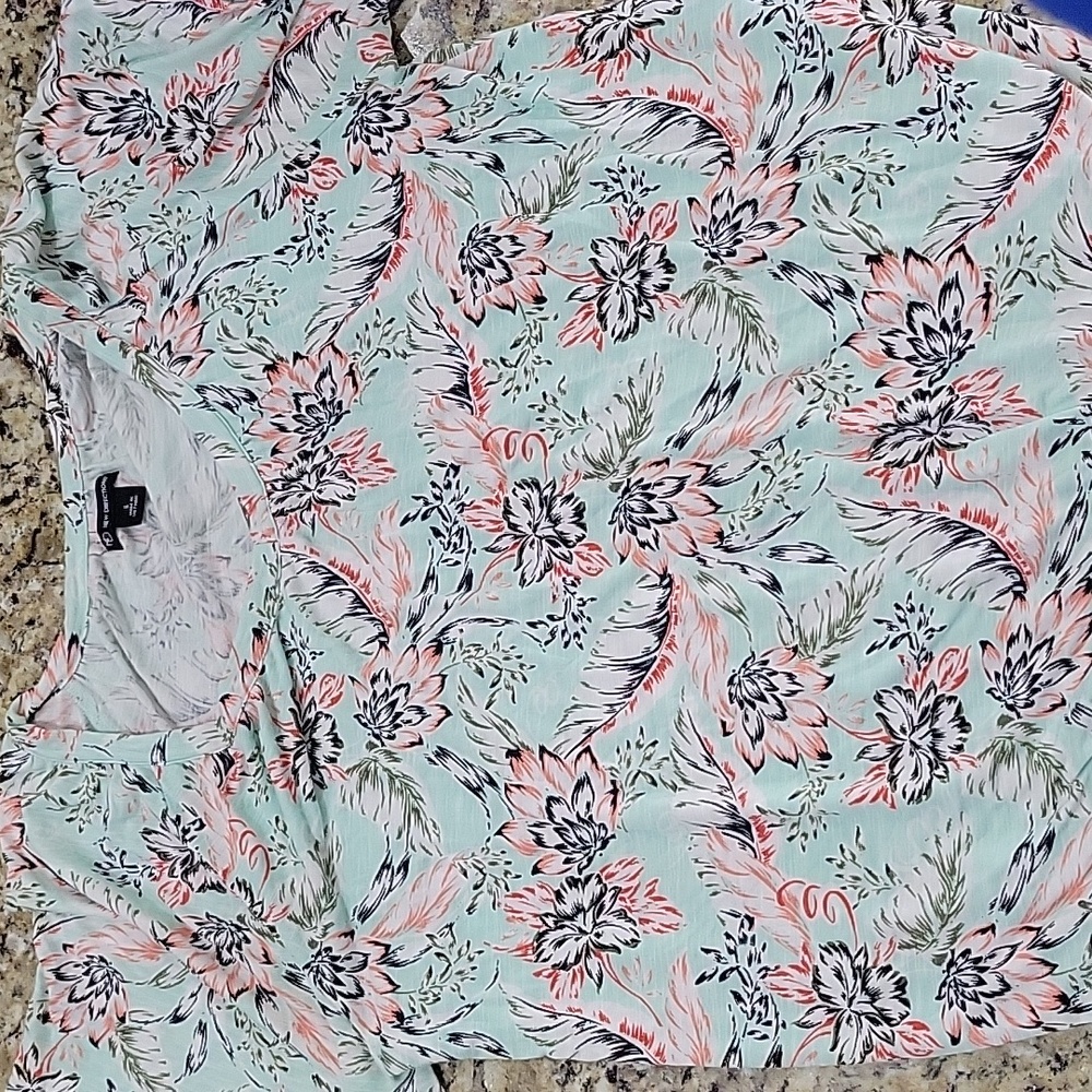 Womens top. Beautiful size small